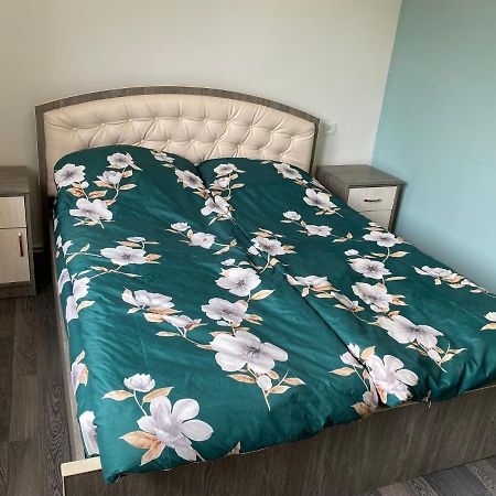 Lovely 2-Bedroom Apartment Near Ayb School 迪利然 外观 照片